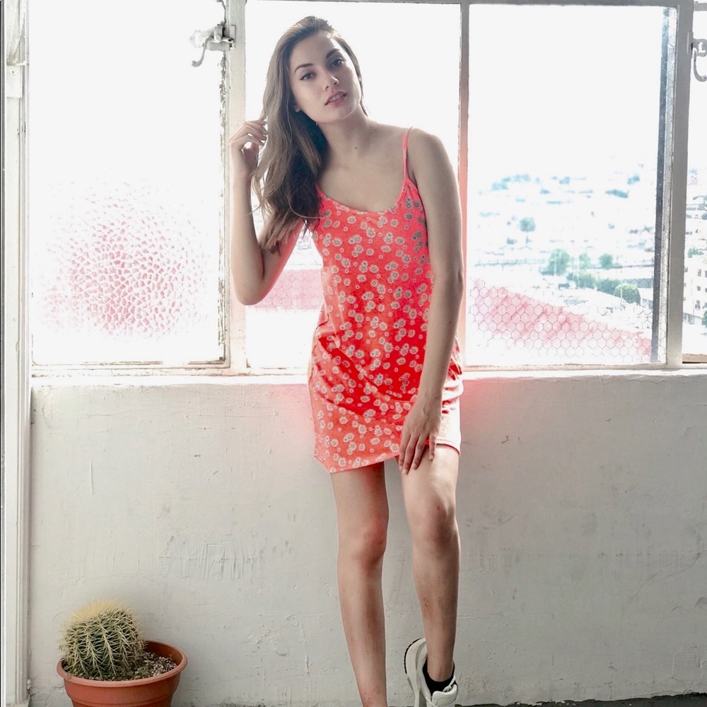 Neon Summer Mini - Picture 2 of 8